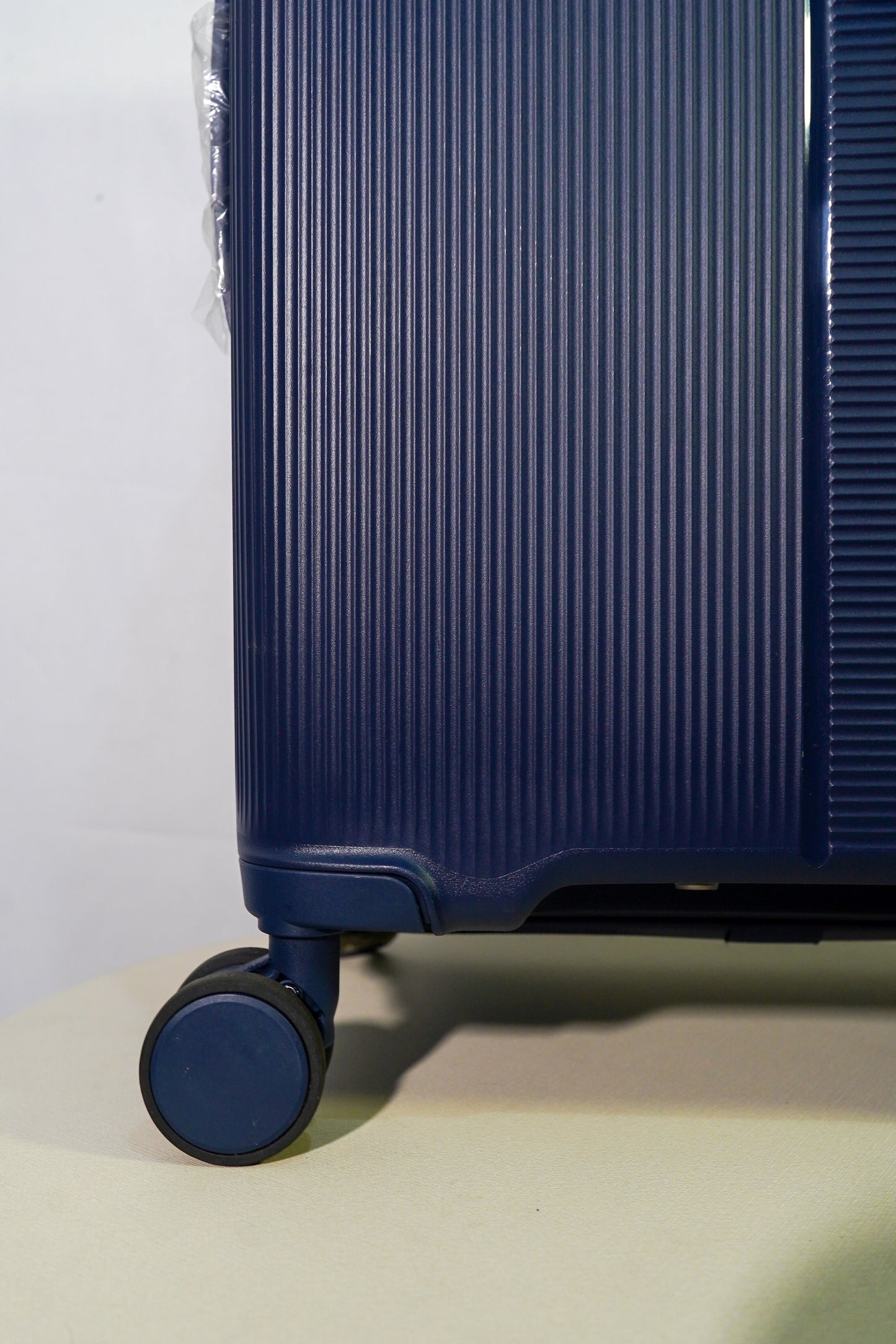 SUITCASE 24 INCH - DARK BLUE