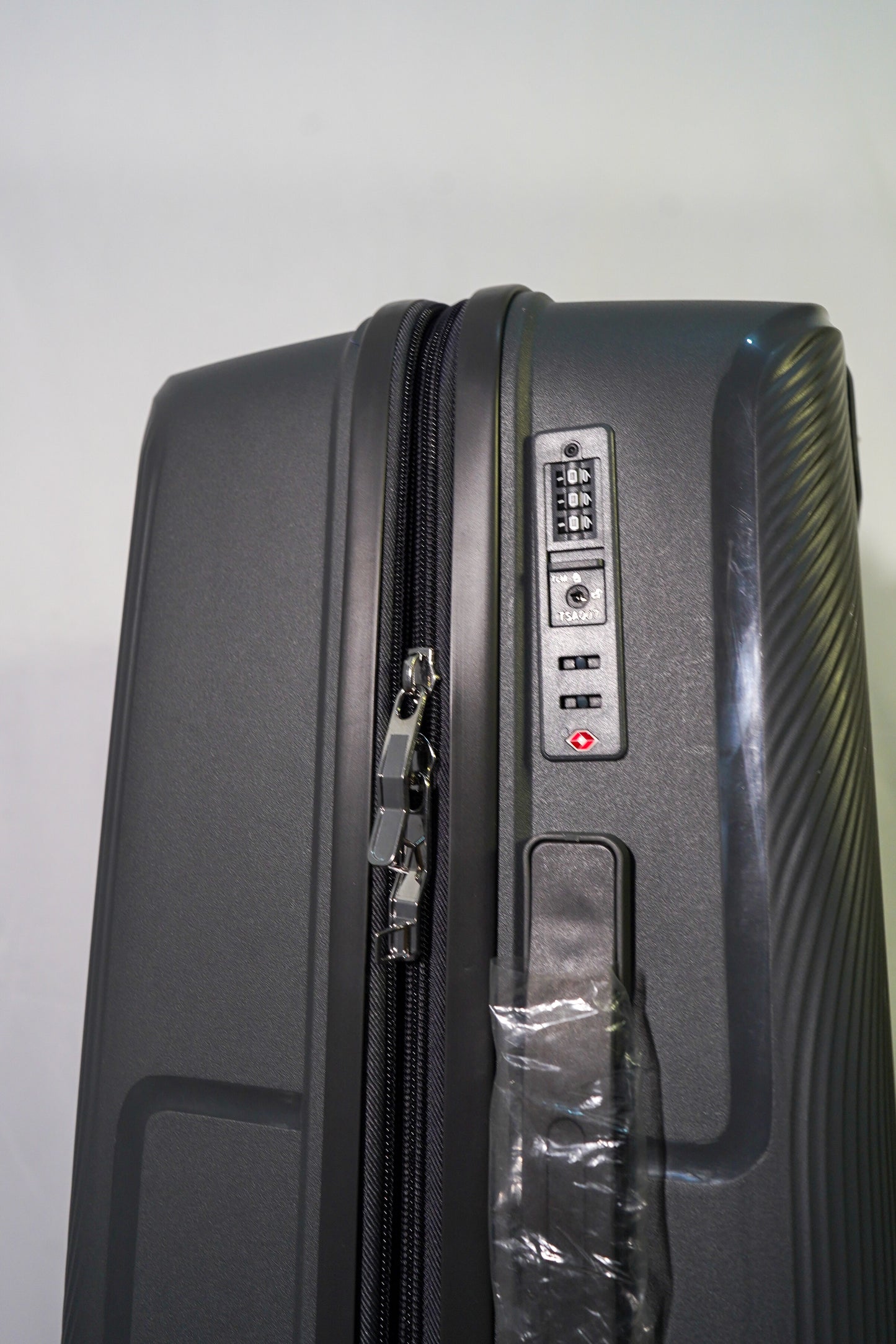 SUITCASE 24 INCH - DARK GREY