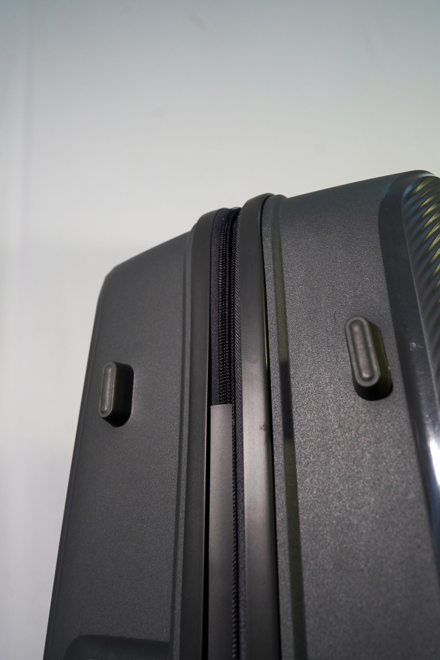 SUITCASE 24 INCH - DARK GREY