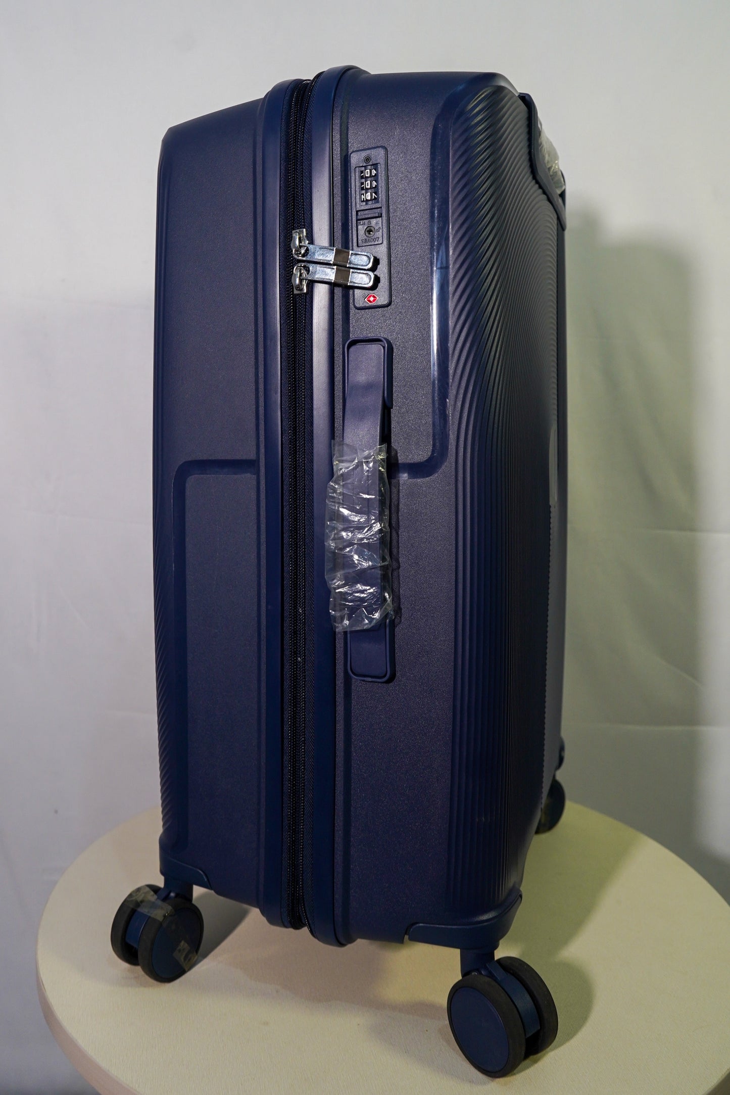 SUITCASE 24 INCH - DARK BLUE