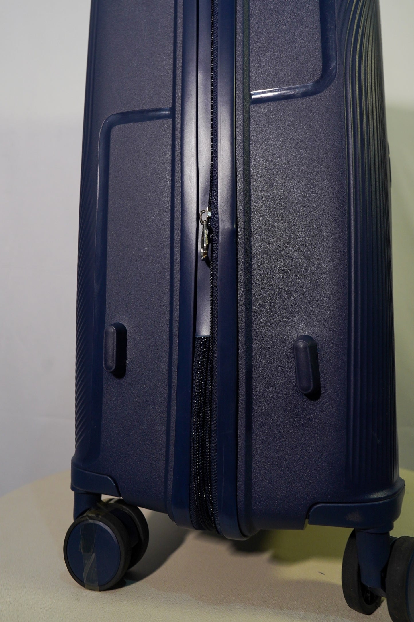 SUITCASE 24 INCH - DARK BLUE