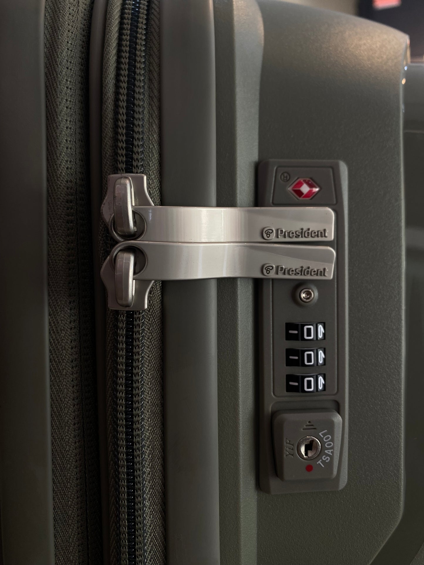 PRESIDENT 20/24/28 INCH - CHAMPAGNE