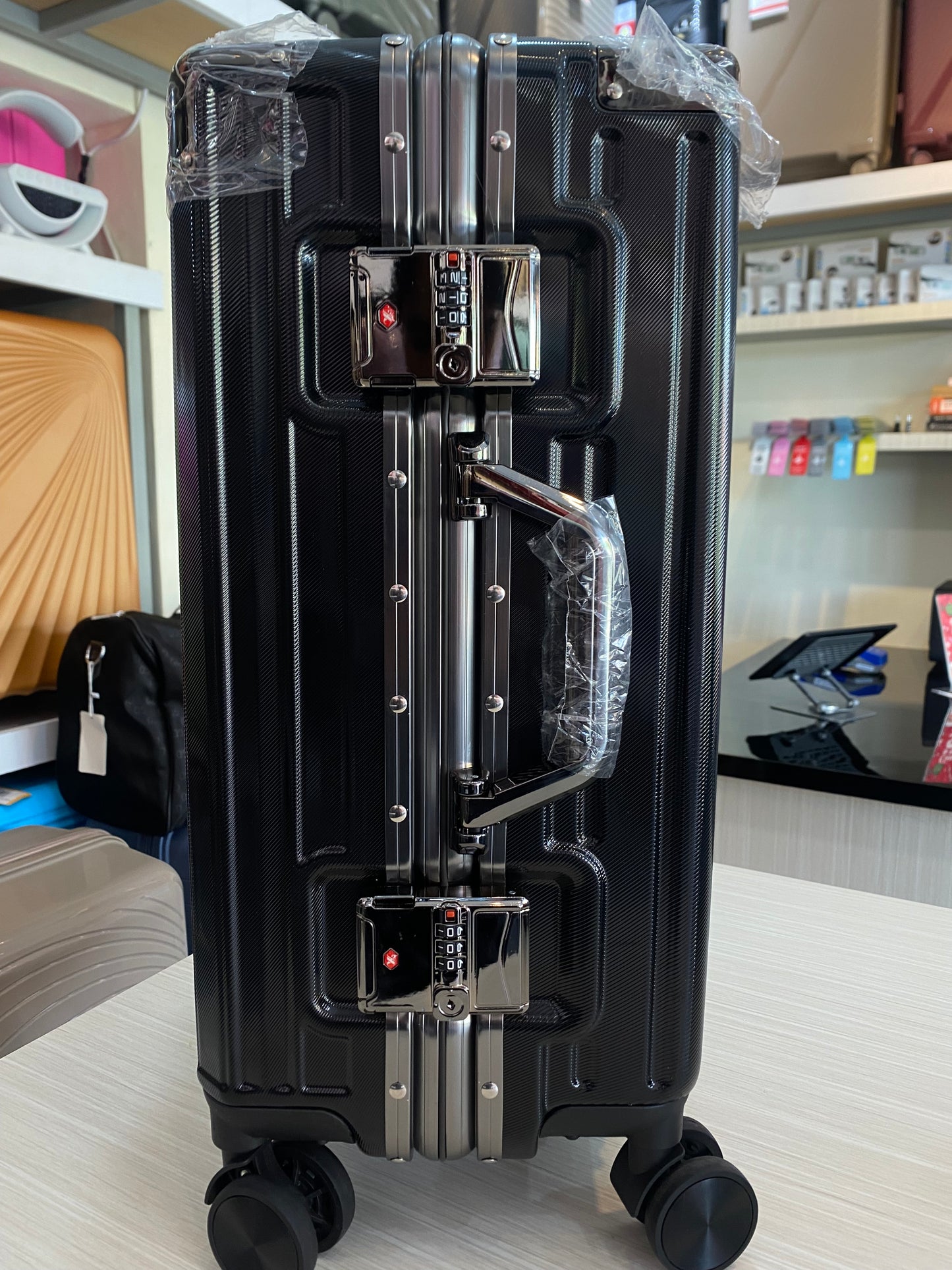 VICTORYA 20/24 INCH - BLACK