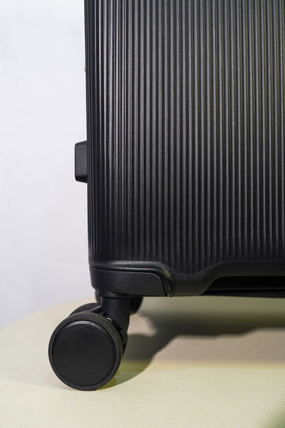 SUITCASE 24 INCH - BLACK